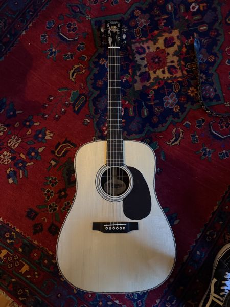 File:Kenny Owl Guitar.jpg